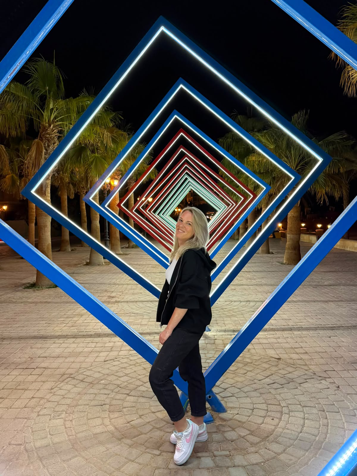 Julia — Blue Escape